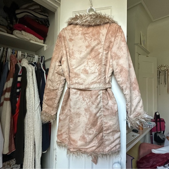 Cozy Faux Fur Teddy Jacket in Soft Beige - Picture 4 of 6